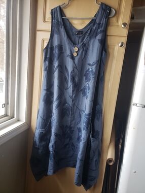 Bella Amore 100% Linen Slate Blue Floral  Dress with Button Accents Pockets
